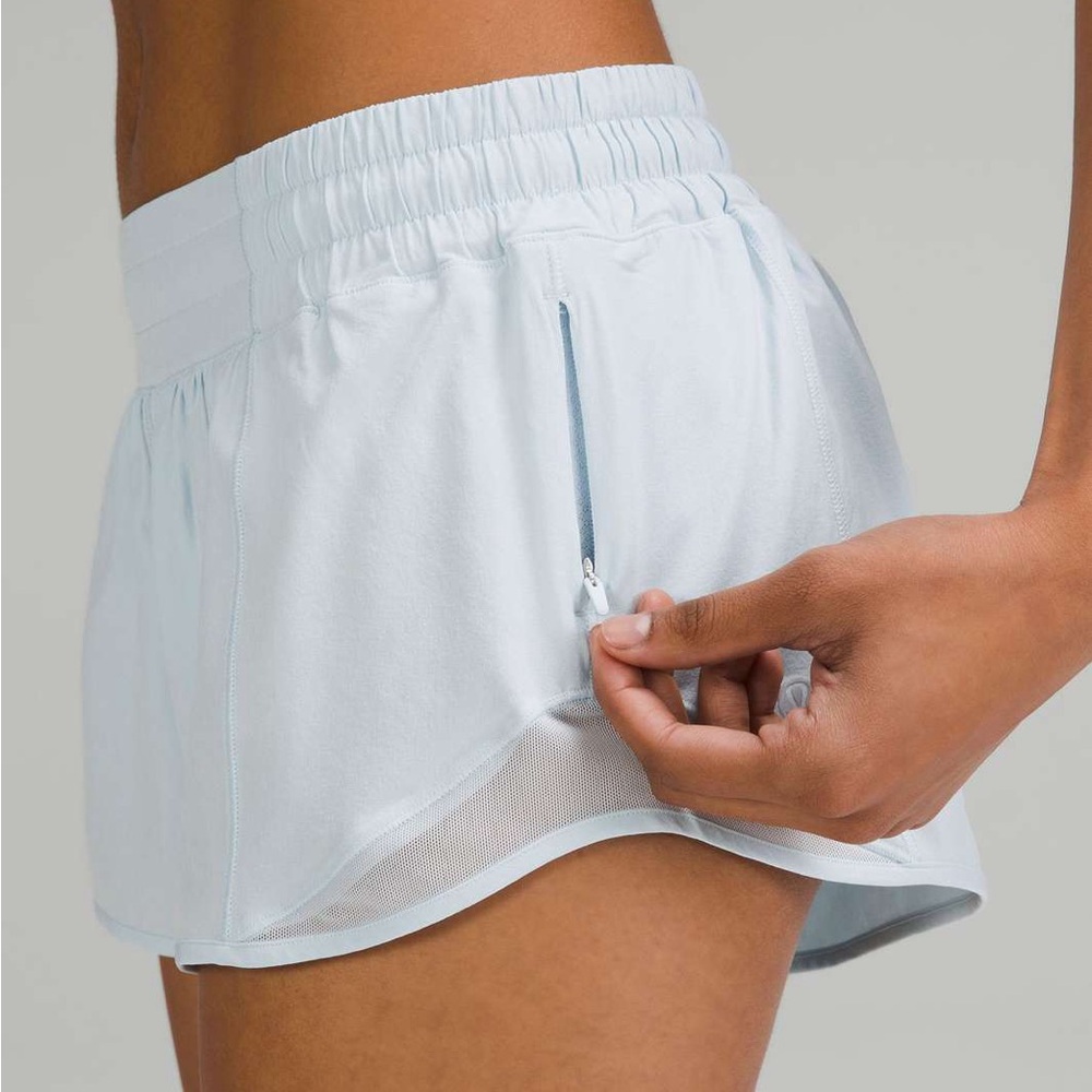 Lululemon Hotty Hot Low-Rise shorts 2.5” - Powder Blue